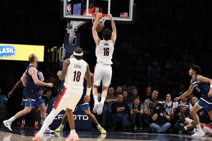 还得恋！1、杨瀚森NBA首季小结-常规赛：43场，场均7分钟，2.2