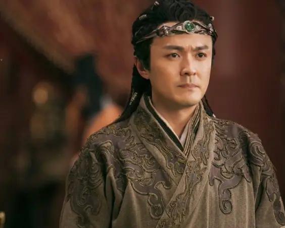 哥舒翰被迫出关时，为什么不留一半兵力守潼关，而是带着20万大军去送人头？天宝