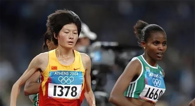 “我不服，中国选手绝对少跑一圈！”2004年雅典奥运会上，出现了一个惊天大乌龙，