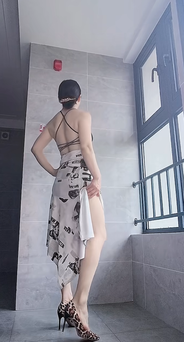 做瑜伽不仅能保持身材，也可以让我的心情变得平静
