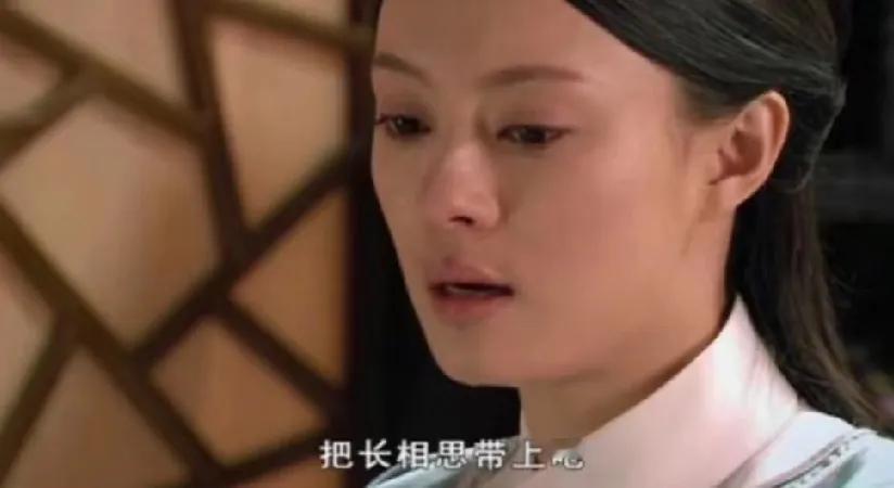 有网友疑惑：甄嬛离宫时，皇上赏赐的东西一概没拿，为何独独带走“长相思”？这背后的