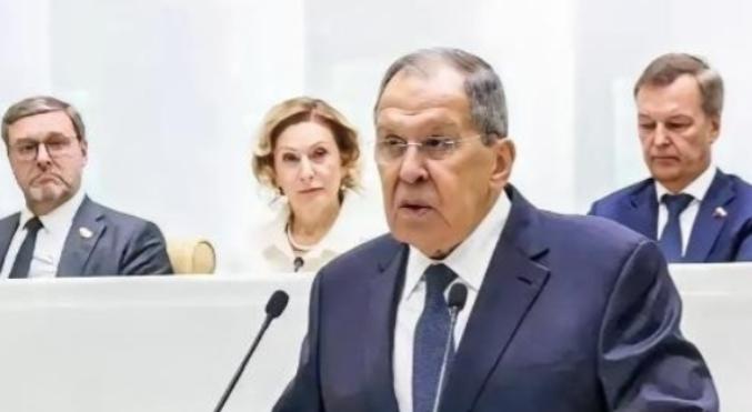 中俄关系再次升华，如今在世界局势动荡的前提下，俄罗斯或许很清楚，只有和中国搞好关