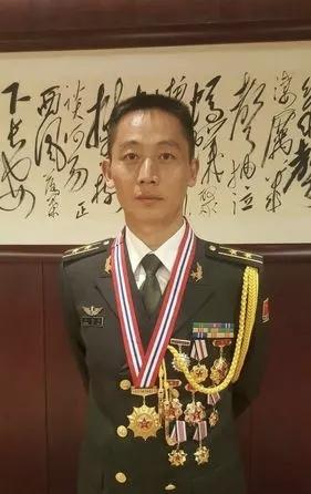 从日照农家子弟到特战旅副旅长，庄须周用25年坚守书写军人担当庄须周，198