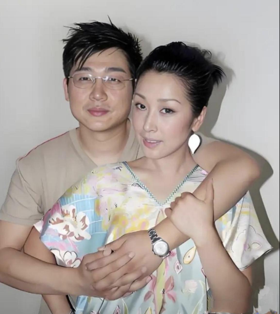 歌手孙悦34岁时嫁给二婚富豪老公吴飞舟，婚后生下一子特别的聪明，儿子喜欢游泳和