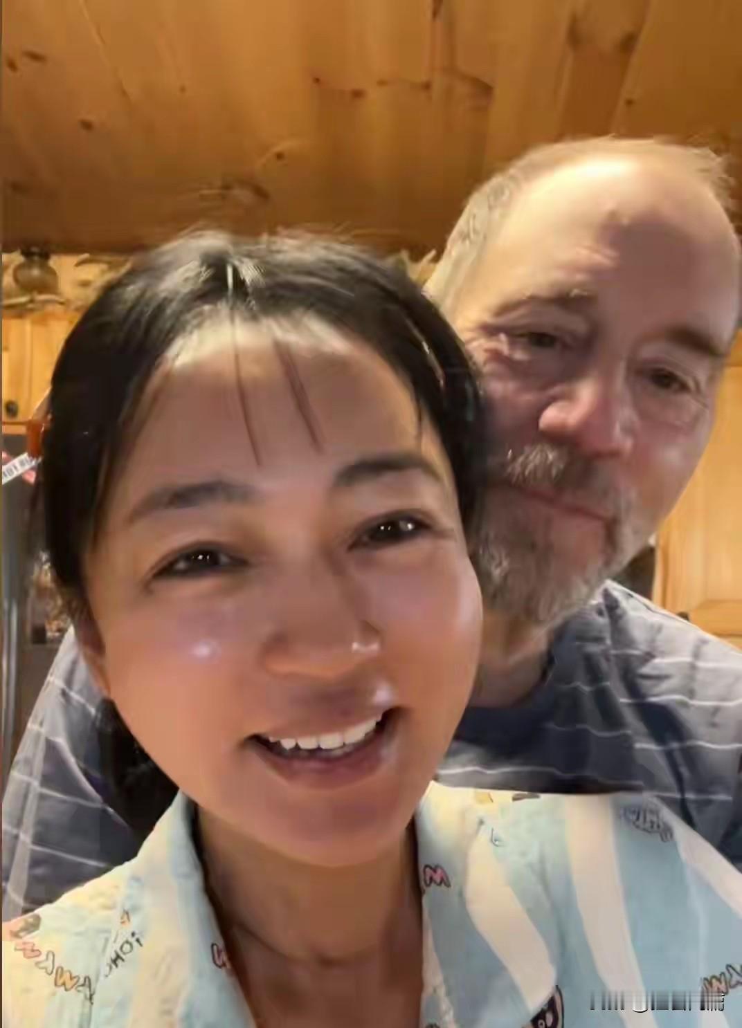 看来跨国网恋也有靠谱的！凡姐，50岁，东北人。丈夫名叫肯特，是美国爱达荷州的