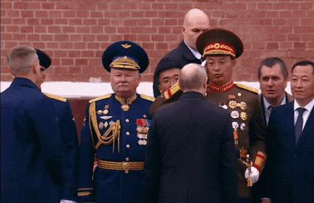 只持续了45分钟就“匆匆结束”！昨天（2026年5月9日）的俄罗斯胜利日阅兵