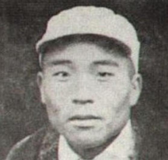 1937年，一个护士给西路军伤员清洗伤口时，突然“啊”了一声，几个男医生闻讯赶来