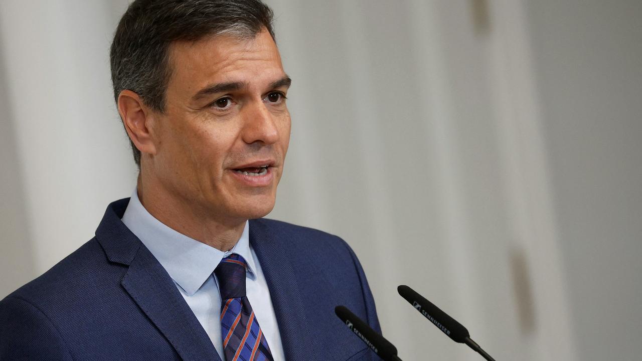 和特朗普闹掰的桑切斯，反手又定了张访华机票3月4日，特朗普大怒，放话要切断与