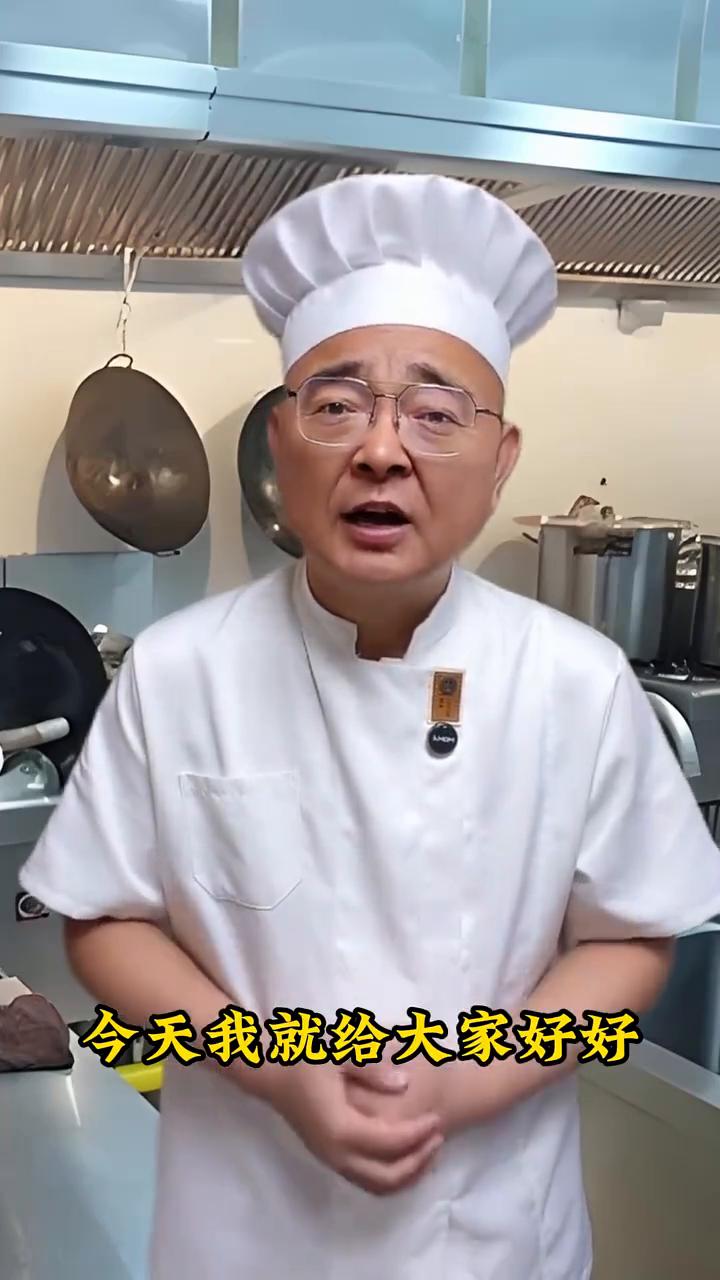 告诉大家一个秘密：切好的瘦肉千万不要直接下锅去炒了，不然再好的猪肉都被你给糟蹋了