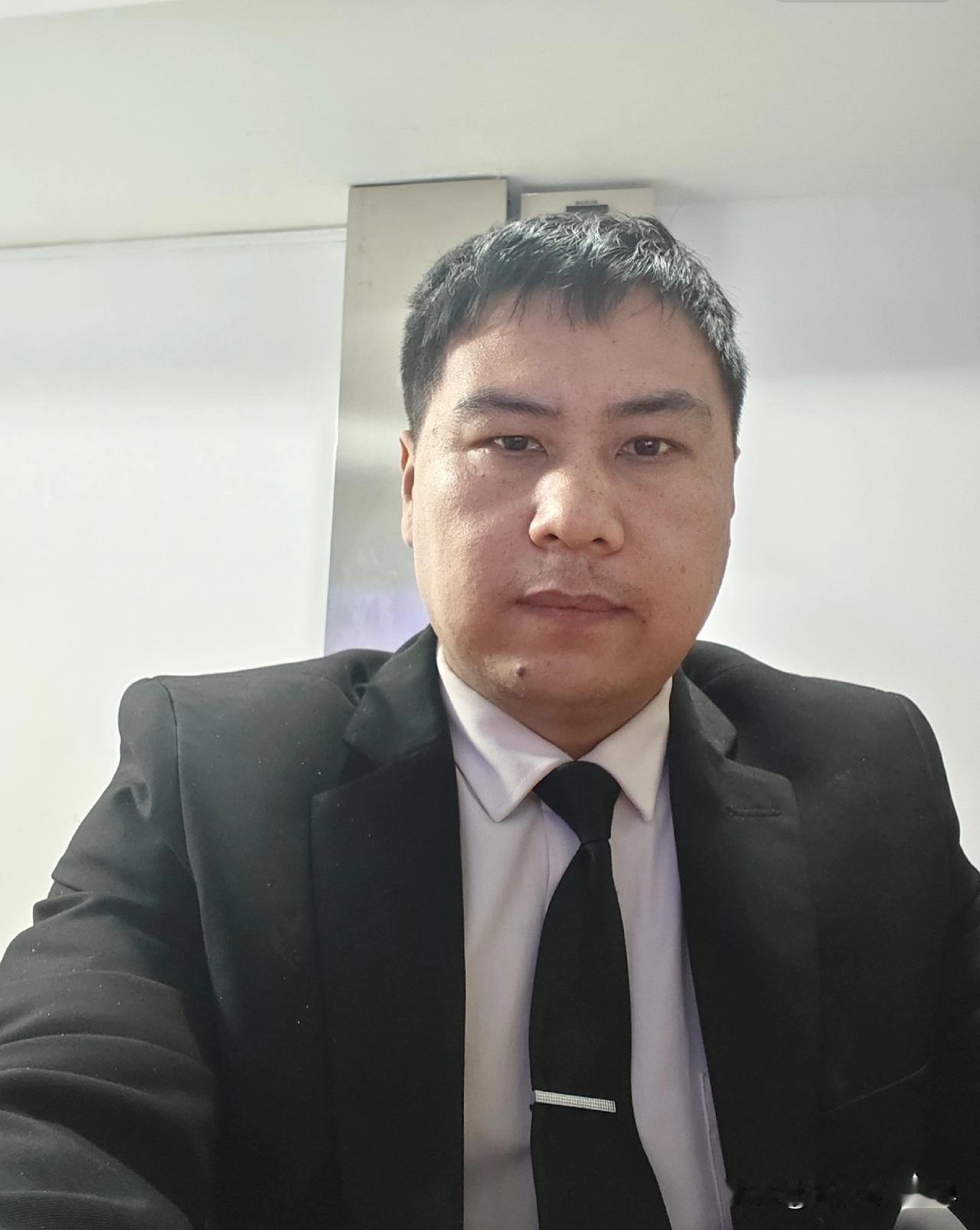 一眨眼今天是来上海做保安的第39天，从年前一直做到现在，上个月7号来这里时，算了