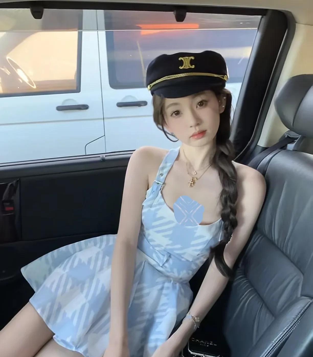王思聪女朋友懒懒简直就是幼态审美里面的天花板，完全看不出来已经20多岁了，从外形