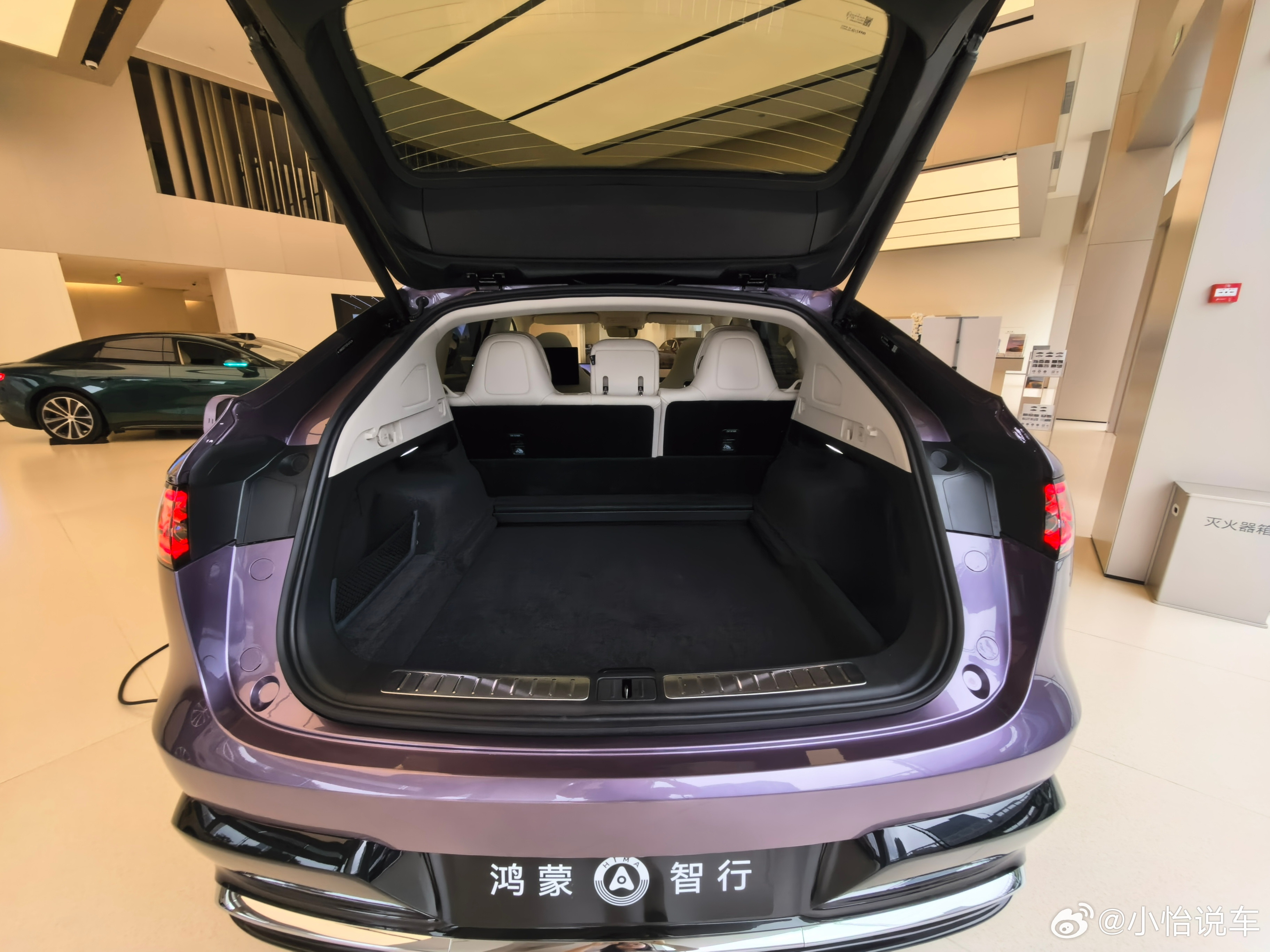 智界R7单纯的后备箱不够放？把后三排放倒，空间又大一翻！我和汽车的日常​​​