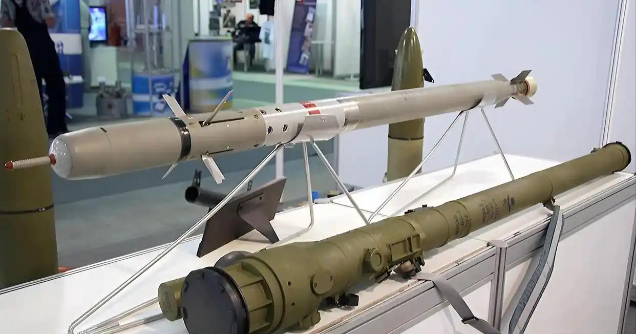 英媒披露重磅消息：伊朗在决战前夕找到了真正的“定海神针”。2500枚导弹的大单已