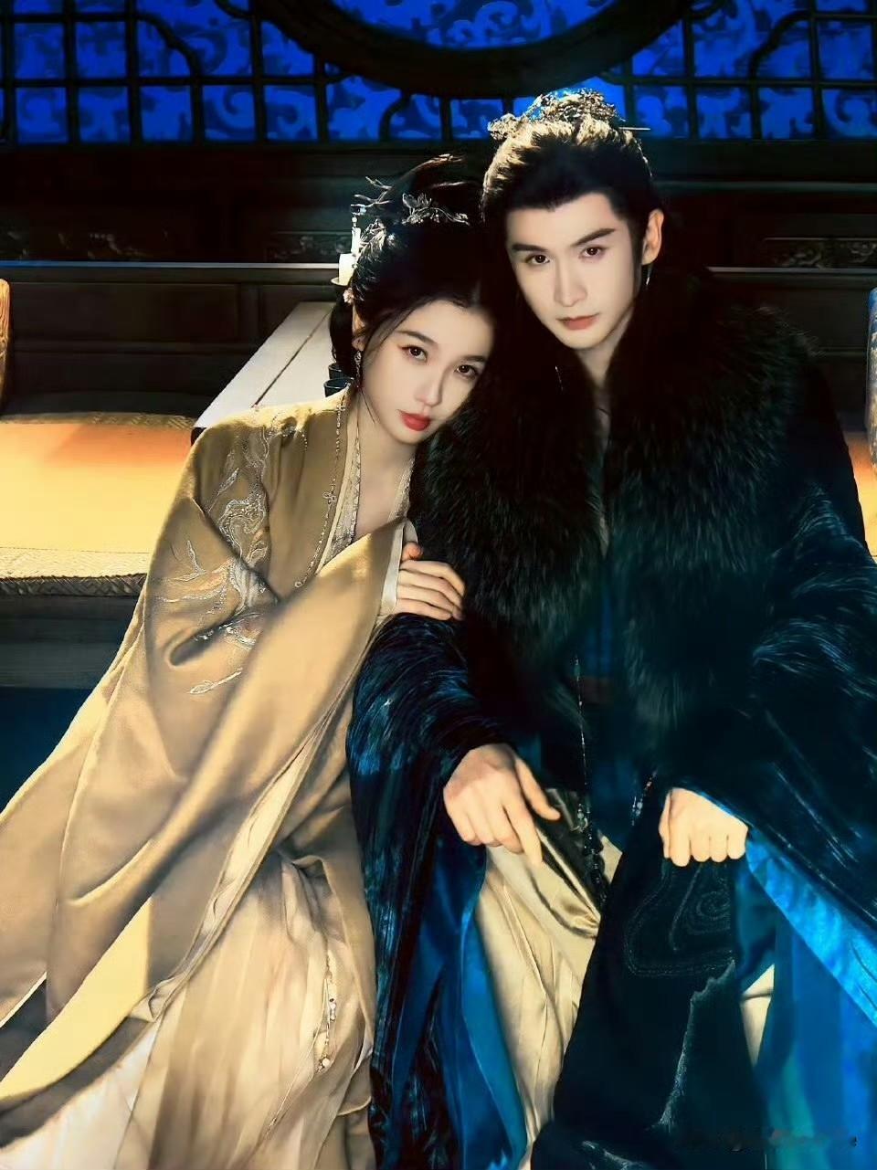 1月12日，虞书欣张云龙《云初令》剧照！网友夸赞虞书欣眼神里布满了运筹帷幄！