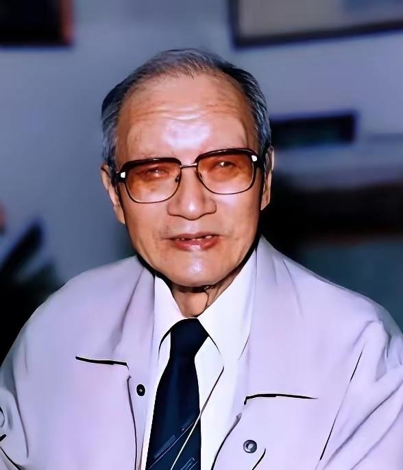 中国“两弹一星”元勋，中国科学院、中国工程院院士，光学科学家、教育家！请你停留片