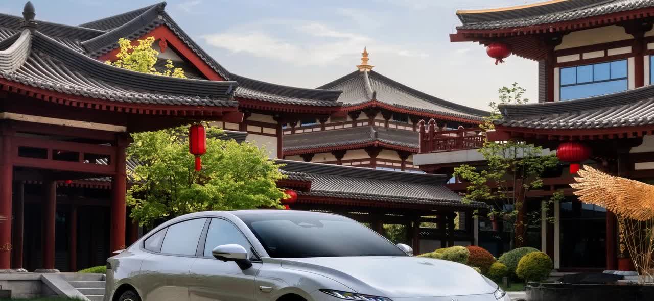 美国没想到，法国没想到，德国也没想到，欧盟主席冯德莱恩更是做梦也没想到，他们一手