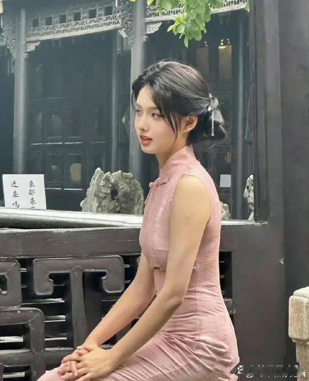 路人视角下的艾米，这颜值不火都难！