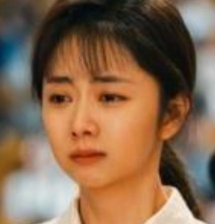 在《我的山与海》中，谭松韵展现出了精湛的演技，凭借对方婉之一角的出色演绎，收获了