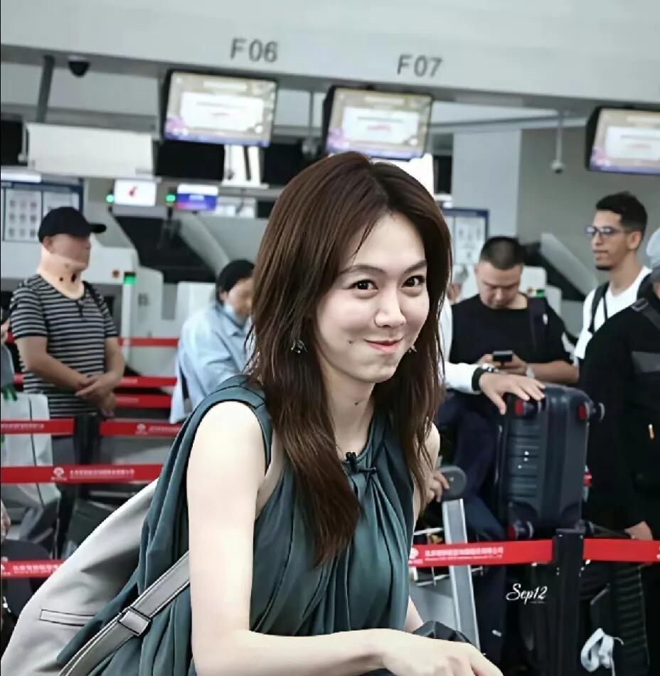 姜妍的美貌，不张扬却很耐看，你认同吗？她第一眼属于看起一般的女明星，但是越看越有