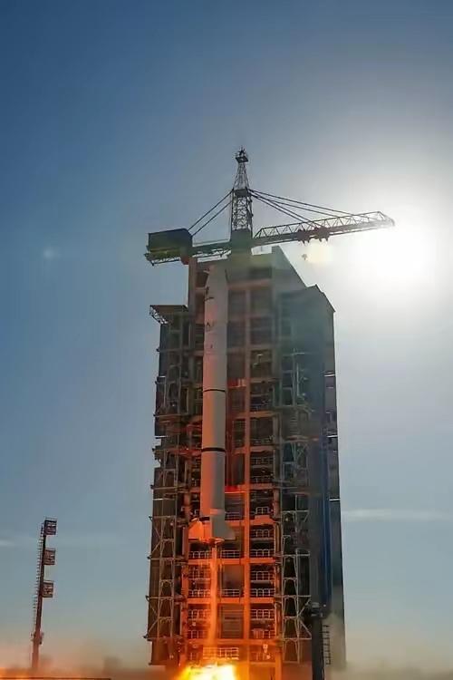 中国航天正式宣布，中国航天太牛了！半个月内两度发射卫星，还全圆满成功，看得人