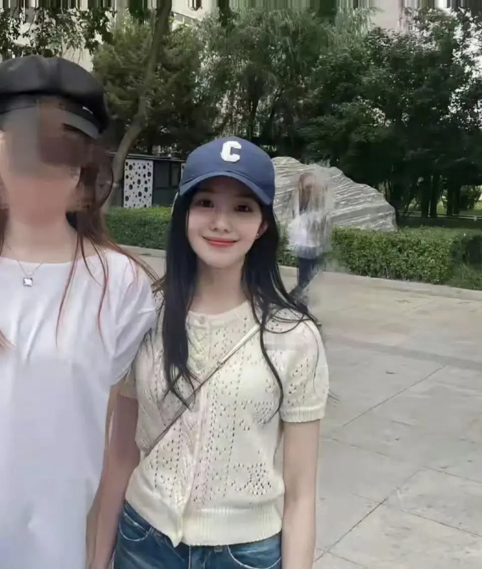 难怪能成为张艺谋严选的谋女郎，眼睛确实是比其他女明星更有灵气