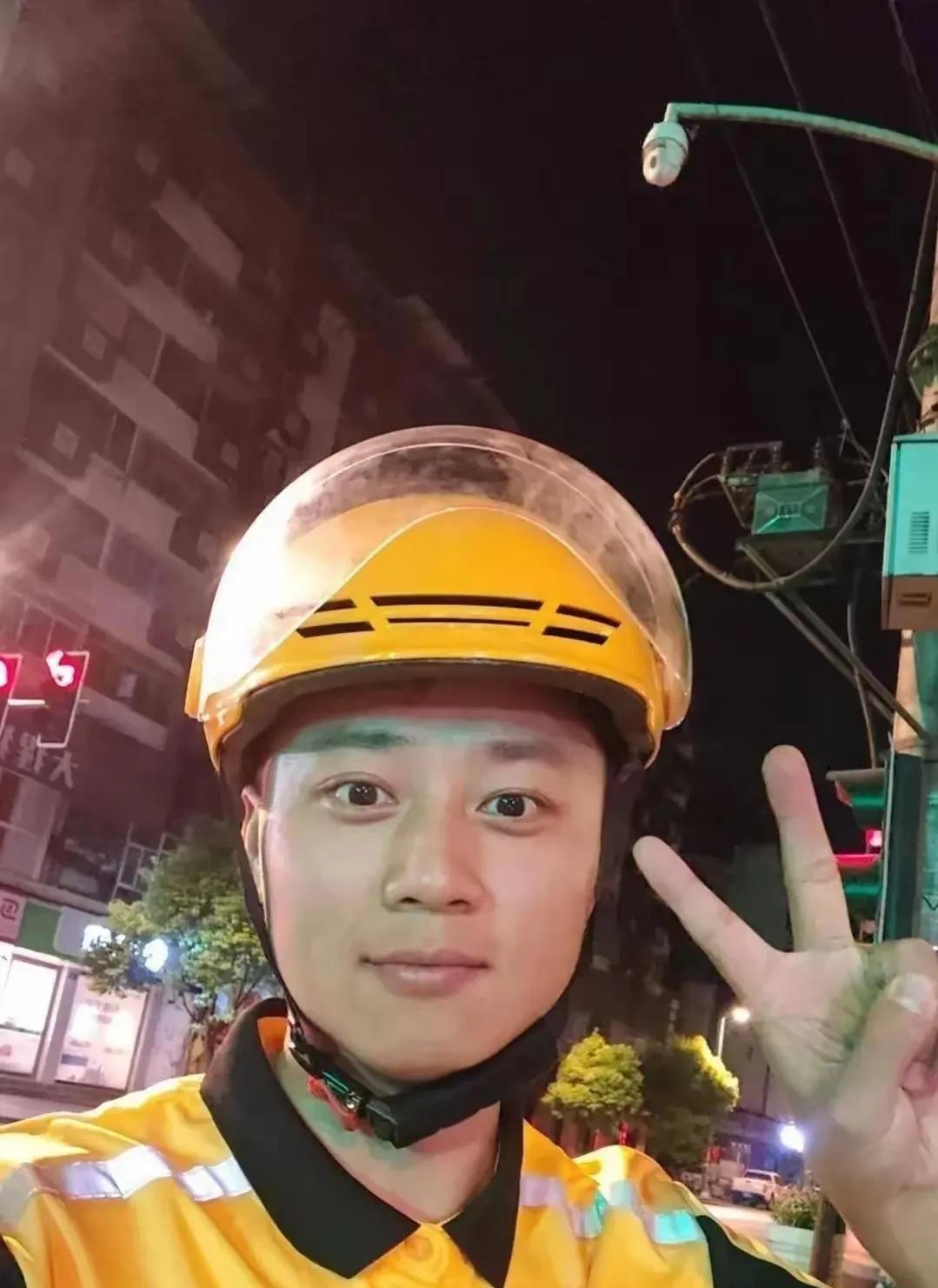 孙先生在事业单位上班，是有编制的公职人员，妻子是家庭妇女专职在家带孩子，家庭开支