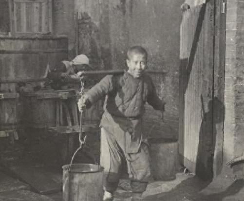 古代穷人养仆人，非但不是浪费，反而是一笔稳赚不赔的买卖，这又是为何？ 首先要