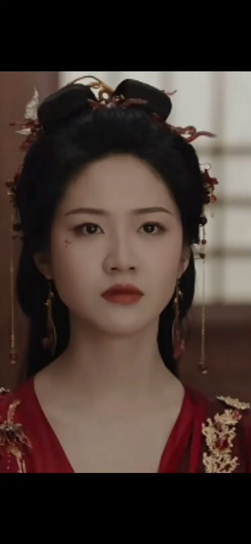 任敏的鼻子大还是向涵之的鼻子大