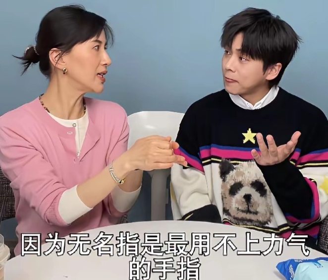 说真的，武艺的洁癖在圈内算是出了名的“狠”，最近上节目《热烈欢迎》，一开口直接把