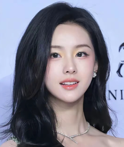 不是！！陈都灵现实中好惊艳啊