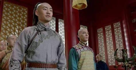 1726年，年羹尧死后一周，雍正处死汪景祺，将首级悬挂在菜市口，这一挂就是十年。