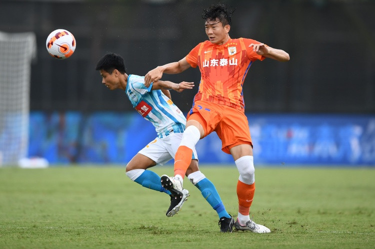 中国新闻周刊: 还有3名球迷联系律师称被戴琳欠钱 最多欠10万余元