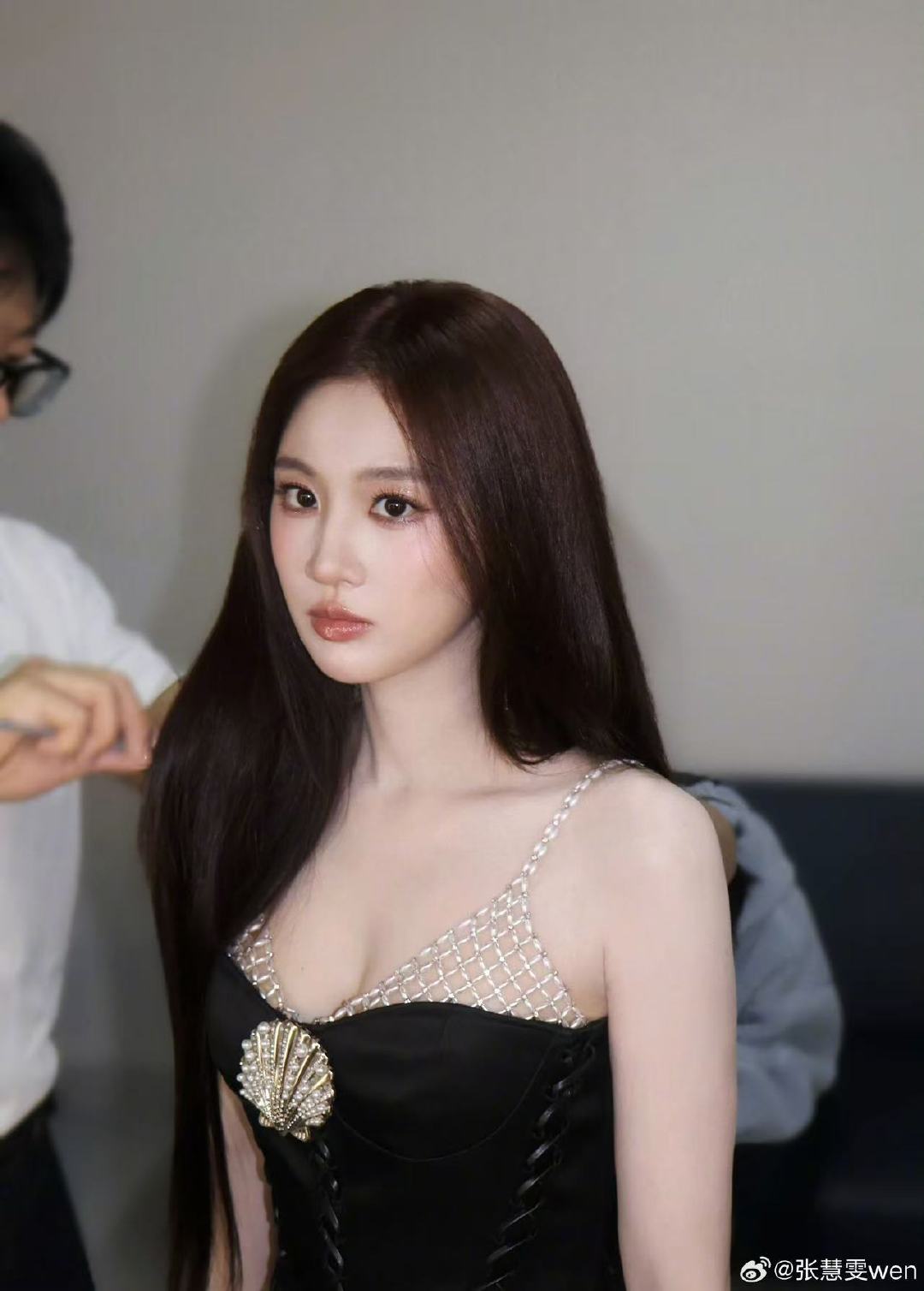 张慧雯初舞台紧张乘风2026怕紧张所以发点照片，张慧雯的初舞台完全看不出怯场，发