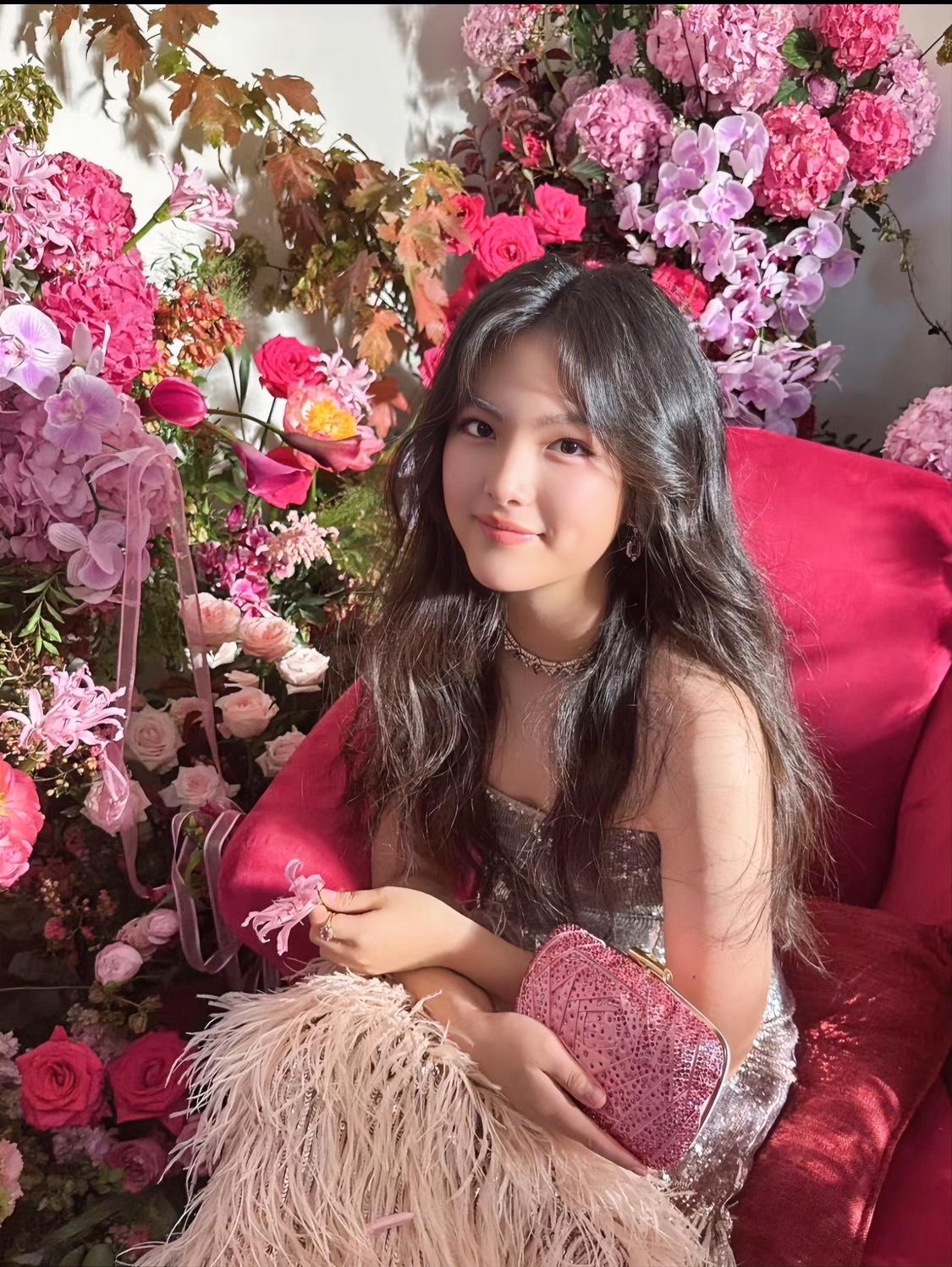 我问了美院油画系的同学，王诗龄的绘画水平到底怎么样。对方没先夸技巧，反倒叹口