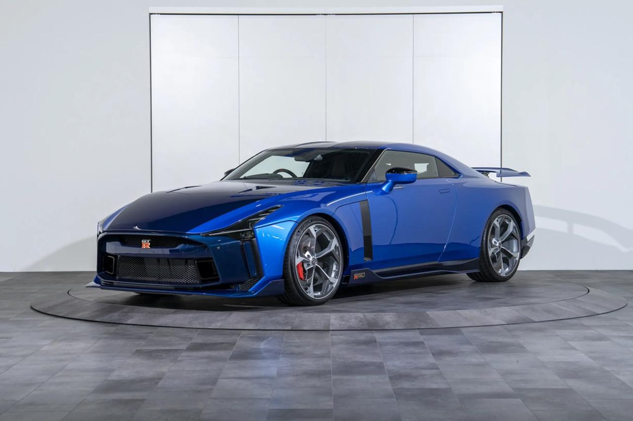 一台2018年诞生的日产GT-R50要拍卖了，只跑了137英里（221公里），连
