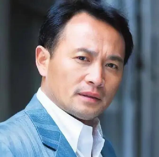 当年，丁志诚得知妻子生下女儿，受传统观念影响满心失落，一度陷入崩溃：“怎么就不是