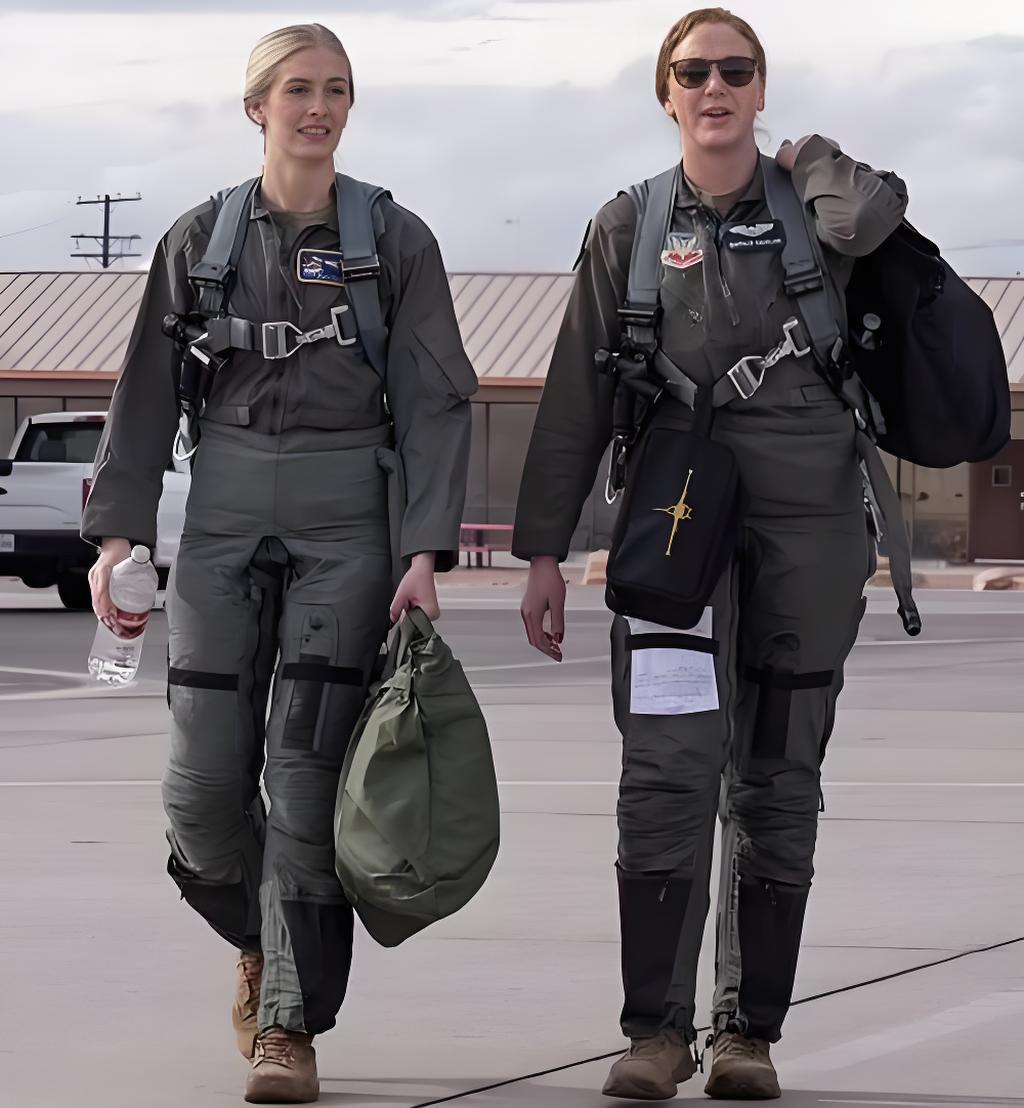 美国太着急了，不顾一切的搜寻。美国出动了黑鹰直升机，HC-130J等低空飞行