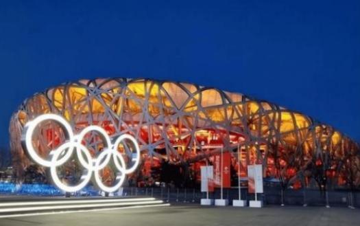 国际奥委会急了，多次想让中国申办奥运会，可中国完全不搭理，主要原因还是西方国家太
