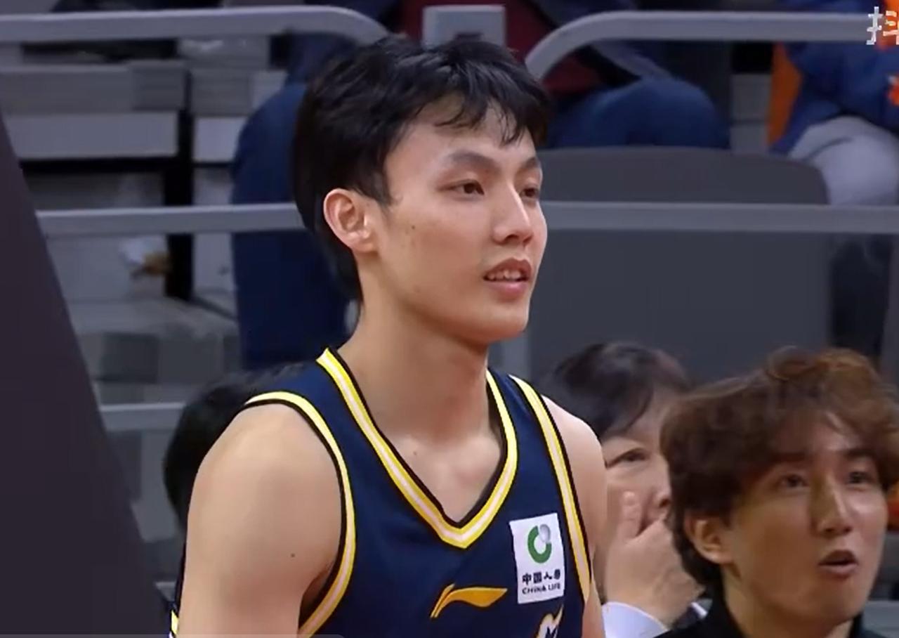 陈家政中肯点评徐杰！广东队本赛季有两个大的惊喜，一个就是18岁的小将王洪泽，渐