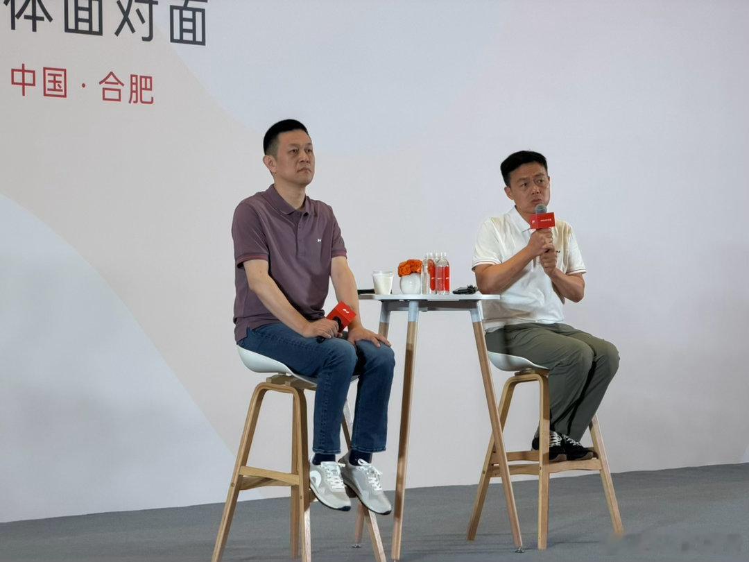 新乐道L60上市发布会媒体面对面李斌和沈斐聊到乐道用户来源：BBA换购35%，