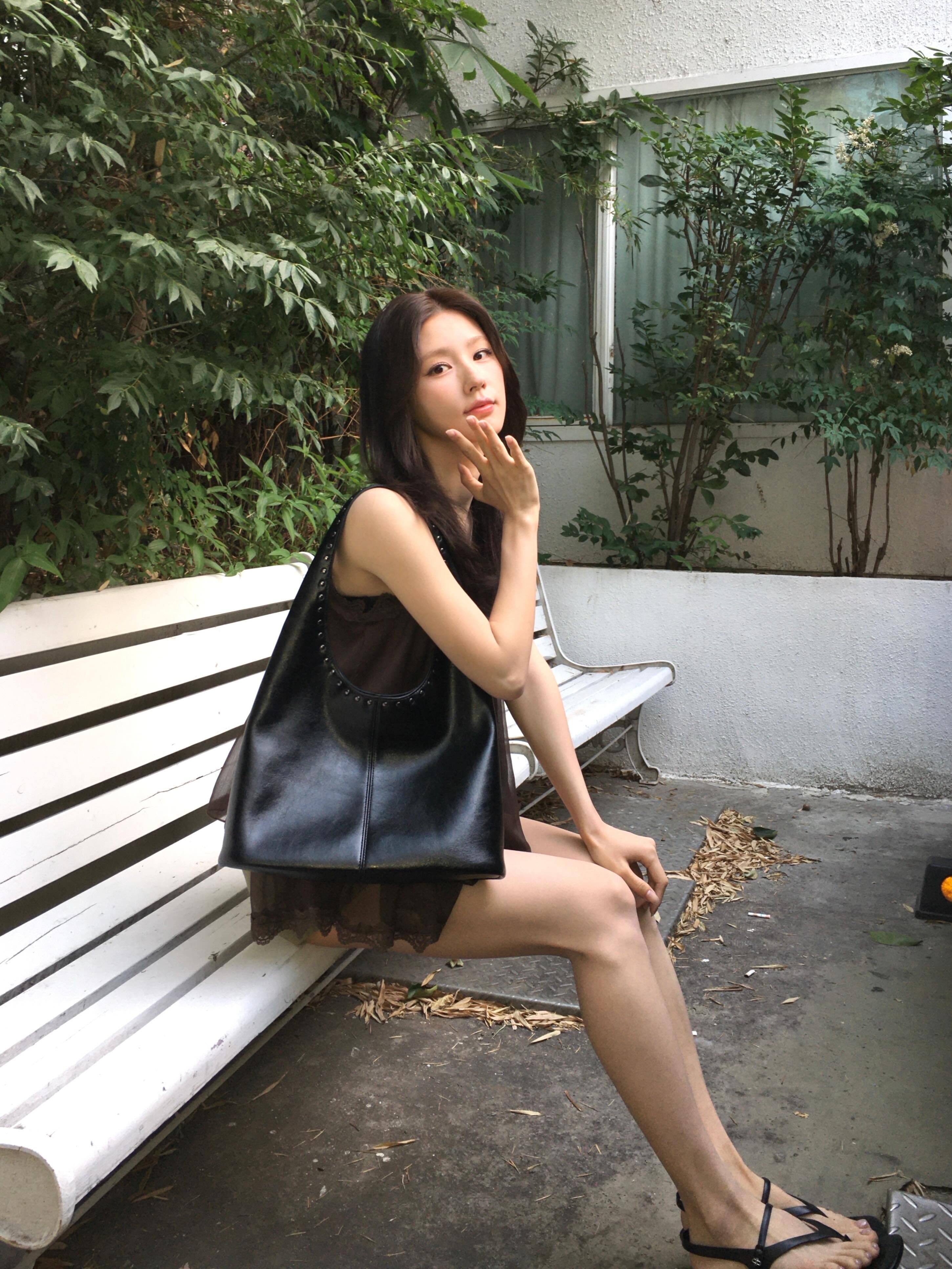 赵美延INS更新🖤🍃