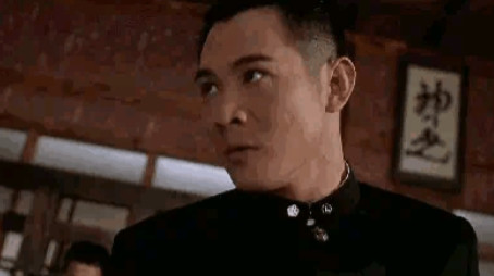 1994年，陈嘉上请李连杰来主演《精武英雄》。李连杰却不敢拍：“我怕毁了李小龙的