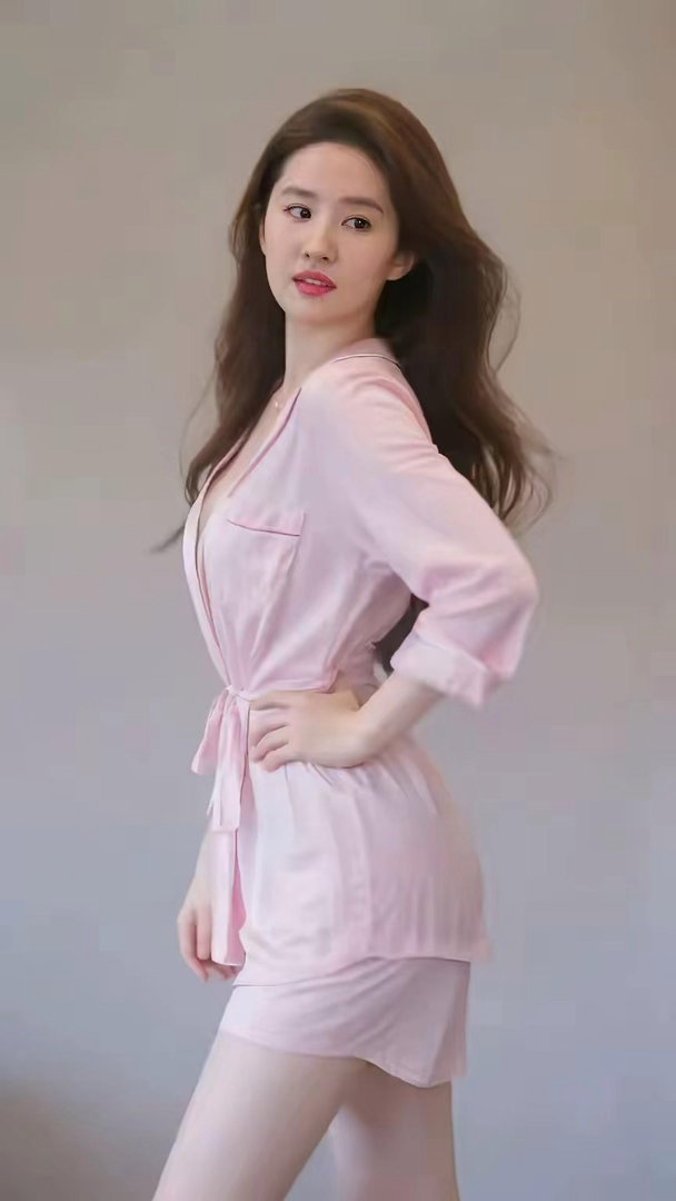 刘亦菲｜粉嫩造型甜度拉满，不愧是自带仙气的刘天仙！