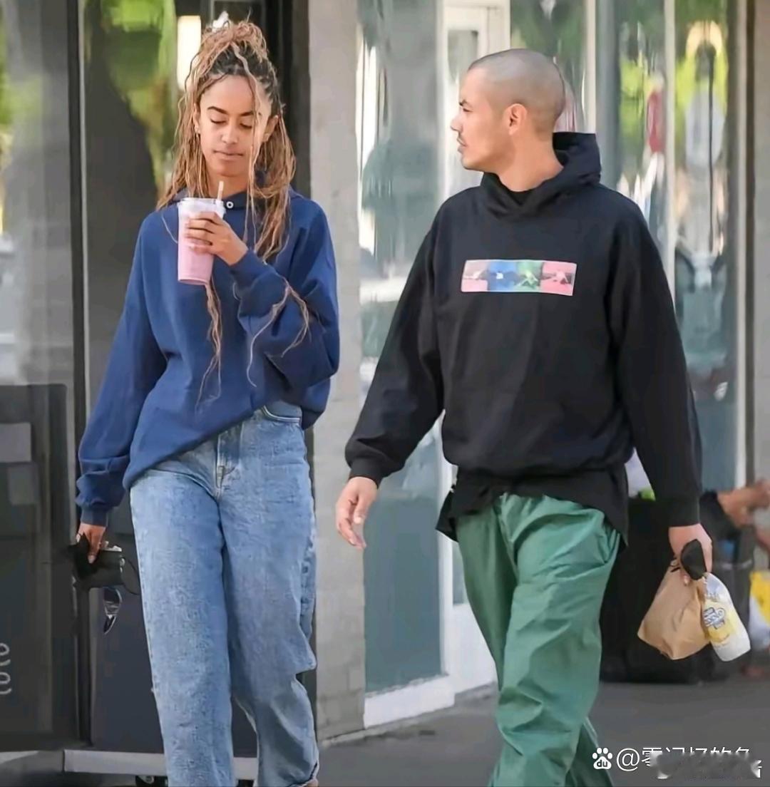 奥巴马女儿和她的男朋友。