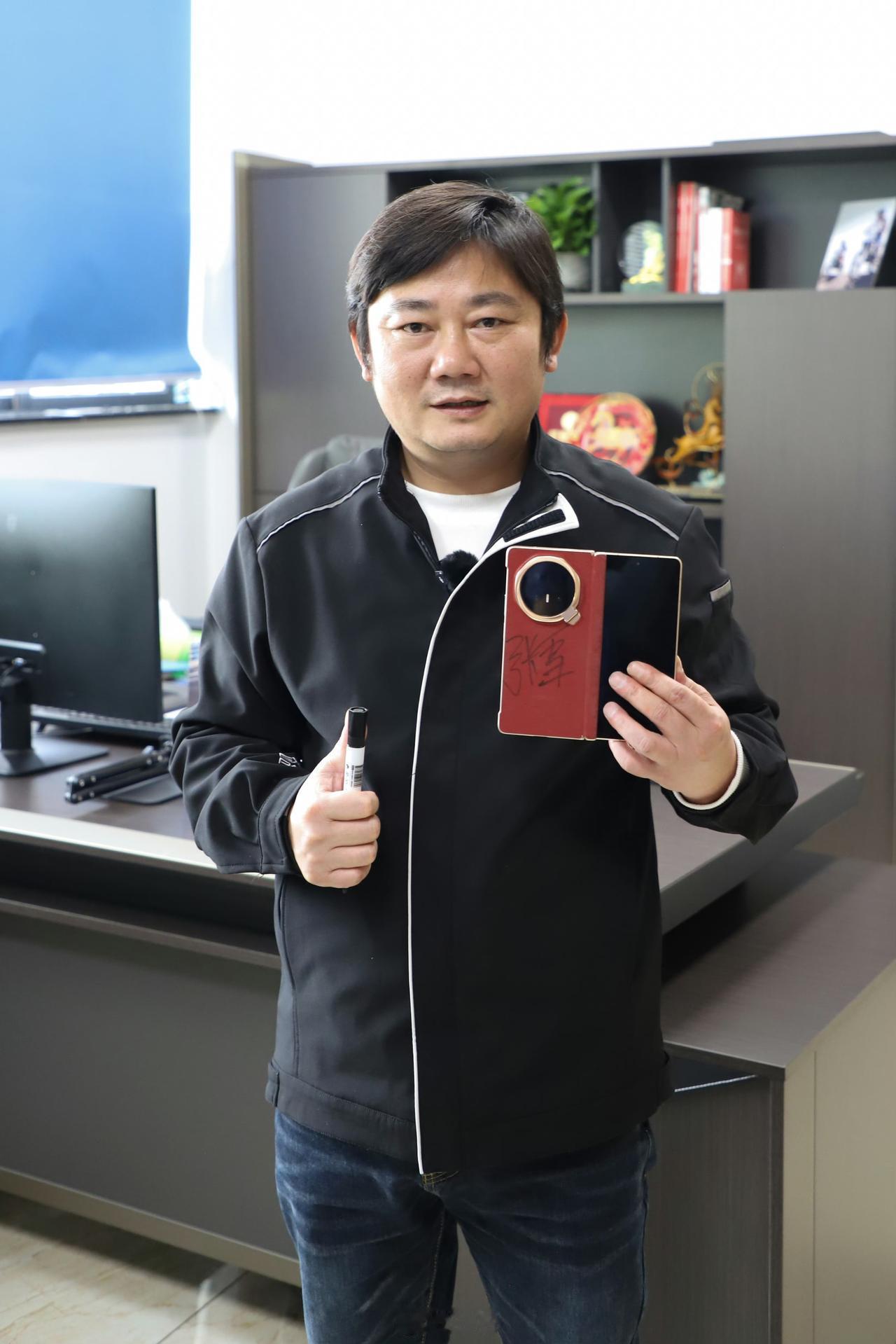 万万没想到张雪会拒绝华为，直接放弃半个亿的商务合作，最后选择荣耀，排面直接拉满