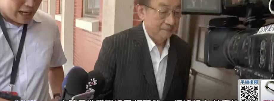 民进党在726罢免案中惨遭挫败，罢免全数失利，党内外对领导战略与路线的检讨声浪不