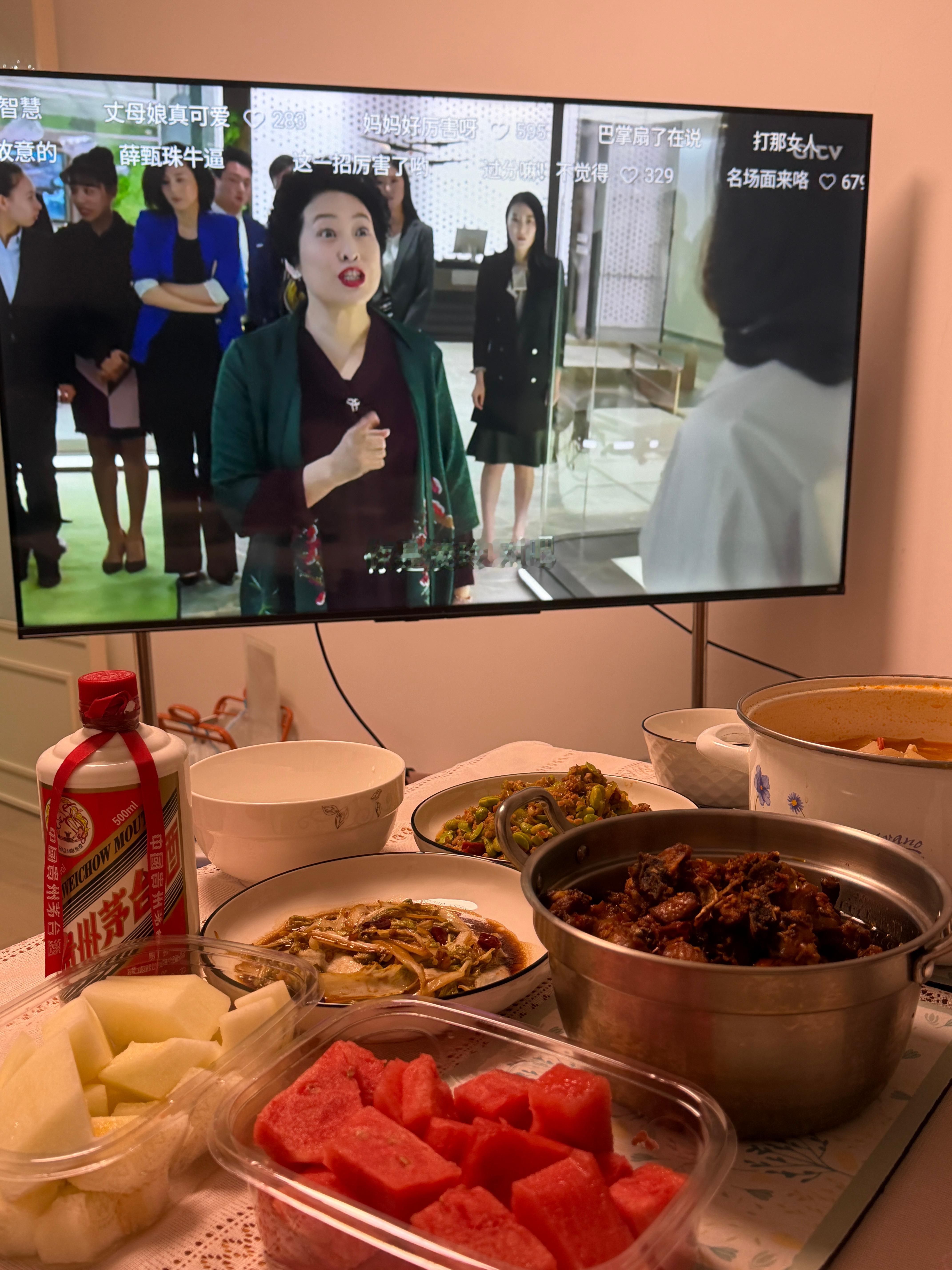 去看望朋友家新来的哈基米猫咪还是小的好玩啊！