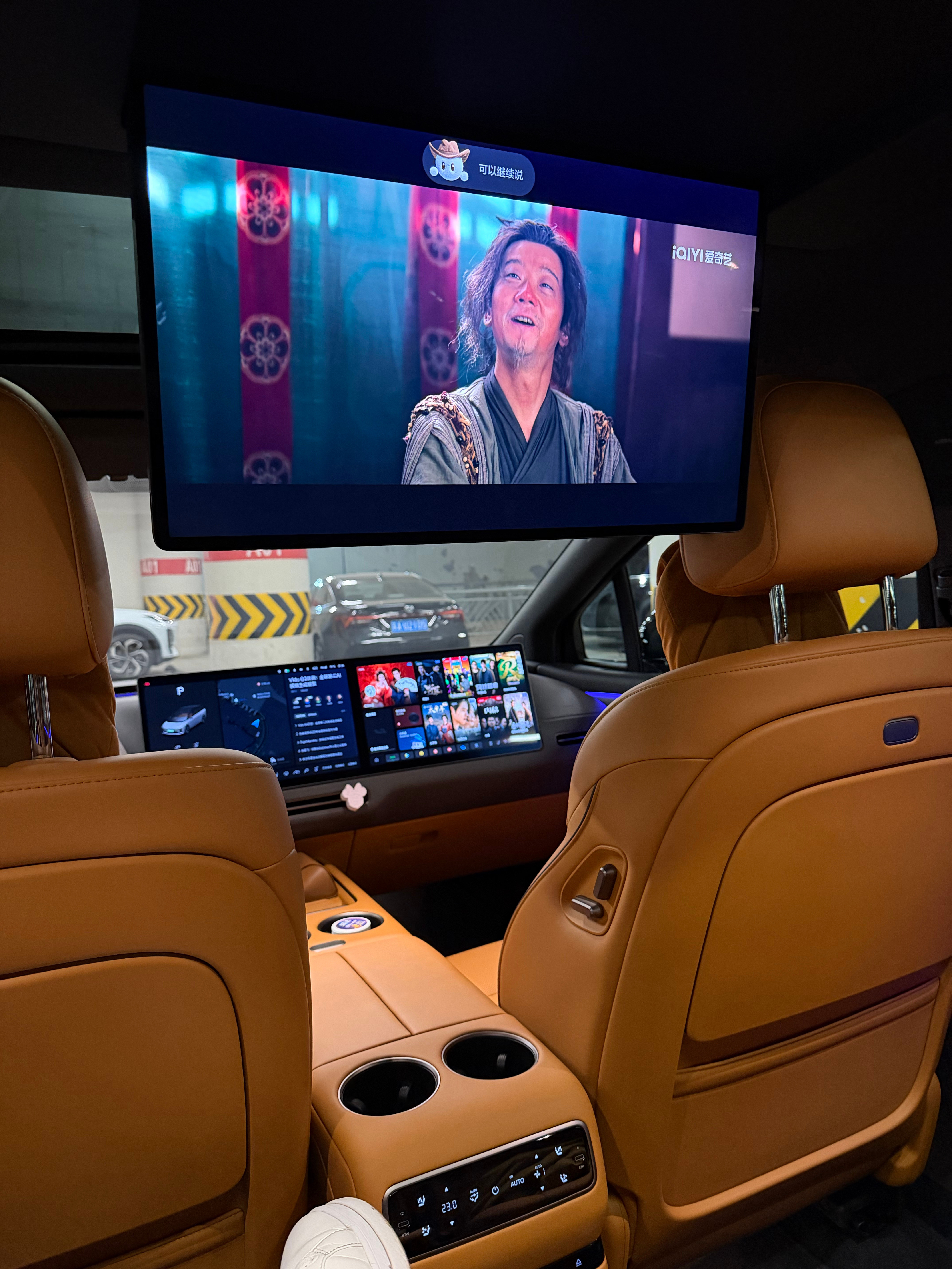 睡了吗，我刚到机场，来接个好朋友，完了一块在云南过年昆明·昆明长水国际机场