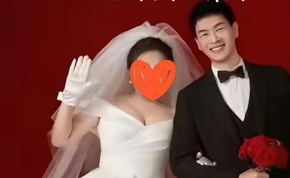 陕西旬阳的老师周绪阳，长得帅人也好，结婚当天却跳河了，至今没找到，真让人揪心。父