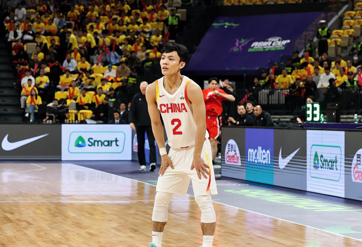 赵睿：杰哥，某篮球评论员说你落选男篮可能不是篮球原因？？？徐杰：即使我去了也解